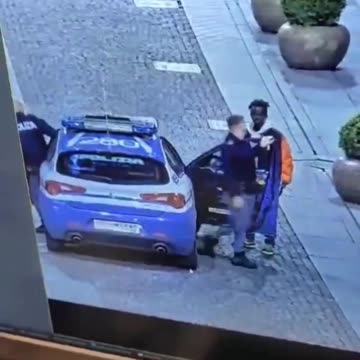 A fake asylum seeker attacks Italian police and is forced to eat asphalt.