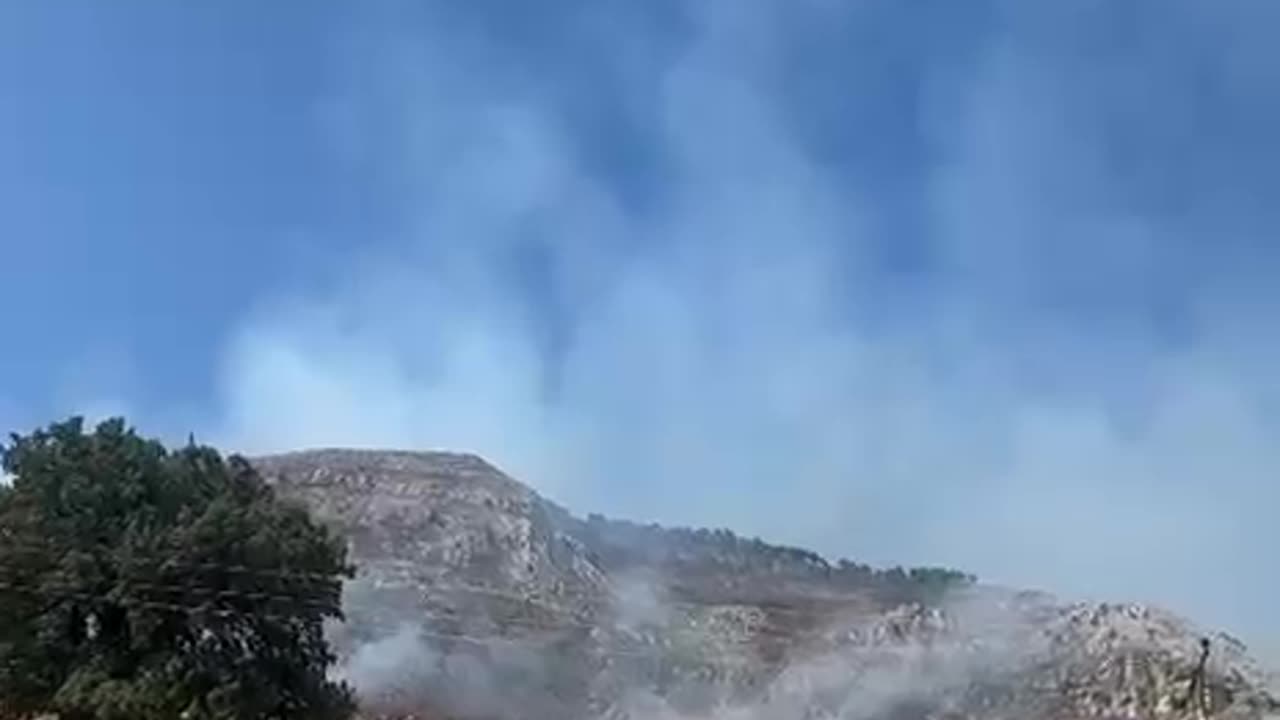 Zjarr në Finiq, operacion nga ajri për shuarjen e flakëve, evakuohen banorët