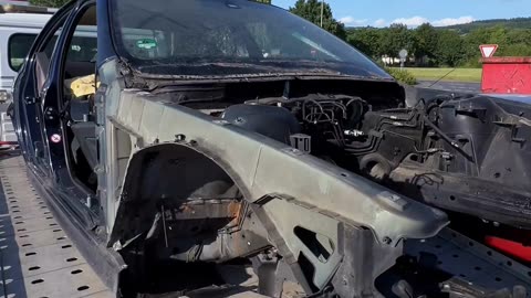 KAKO od babe naprave devojku – auto postaje „kao nov“! 🚘🔥