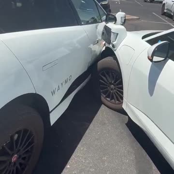 Waymo Cars Crash at Phoenix Sky Harbor AirPort