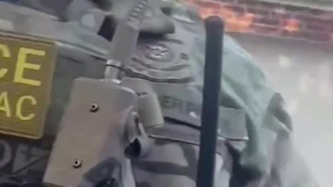 DHS agents got Juan in Rodgers Park and told Impeding Isabella to move along.