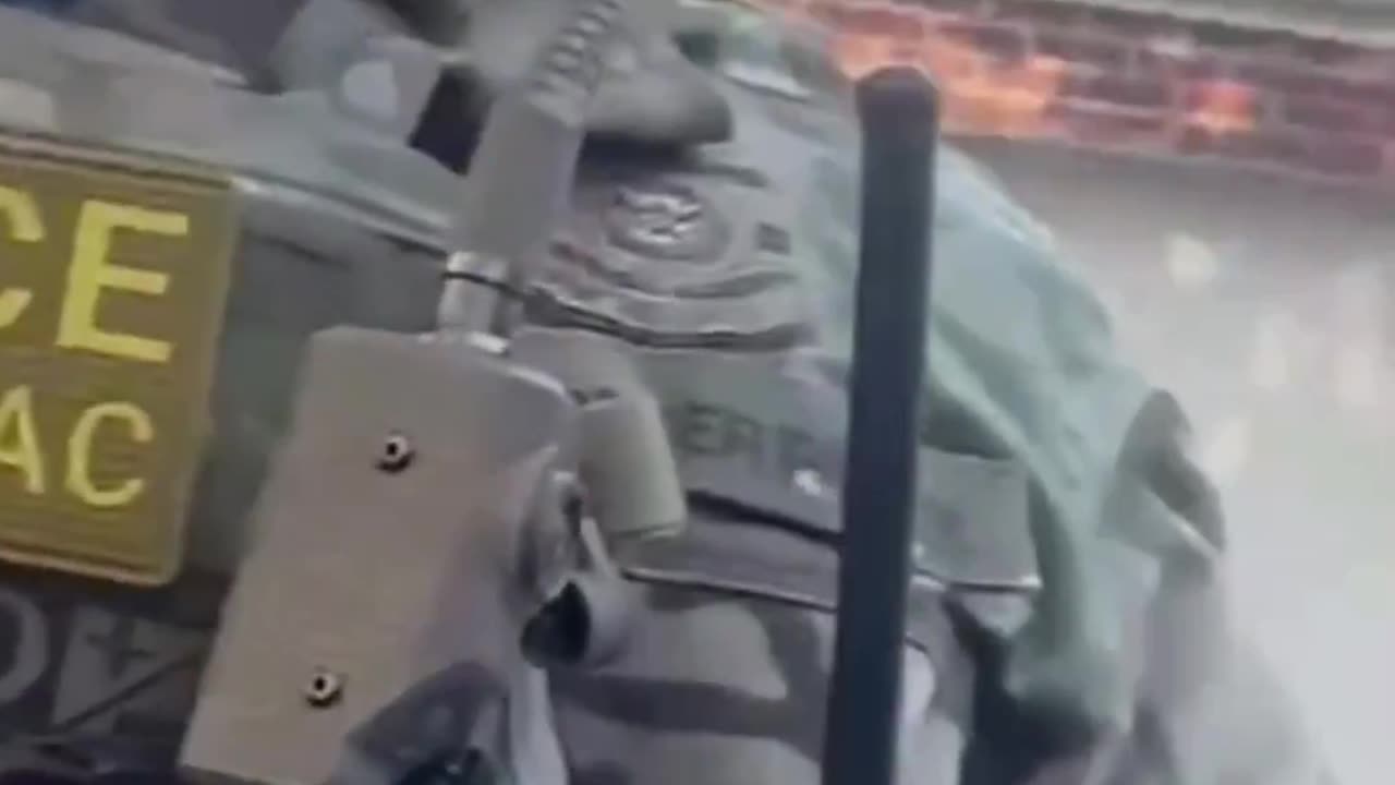 DHS agents got Juan in Rodgers Park and told Impeding Isabella to move along.