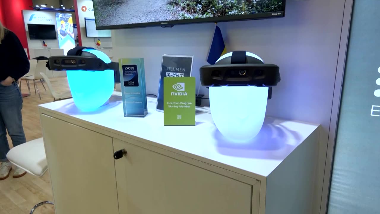 Tech Weekly: Apple and Google do a deal, Glasses for the Blind