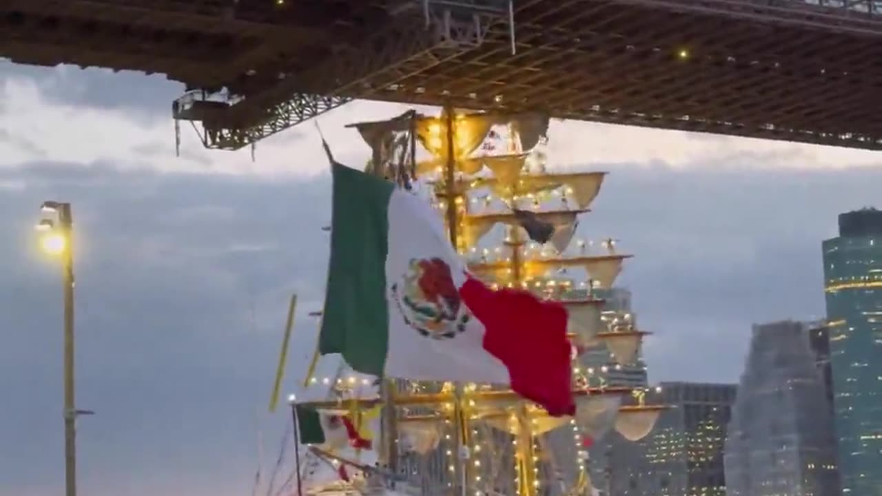 2025-05 mexican invasion brooklyn bridge