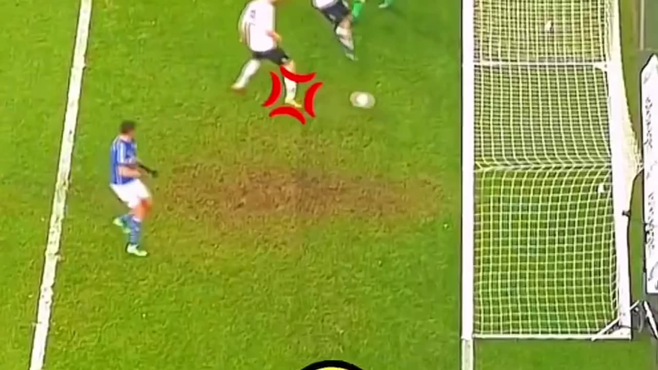 0 IQ Moments in Football😭🧠