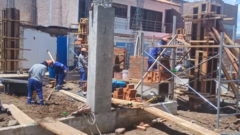 TRABAJAOS DE ENCOFRADO DE ENCOFRADO Y ALBAÑILERÍA