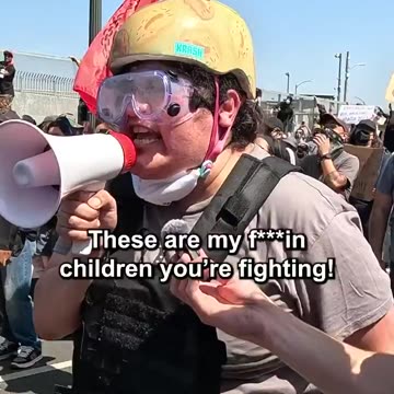 Unhinged protester claims that LA belongs to Mexico. Sounds a little insurrectiony to me!