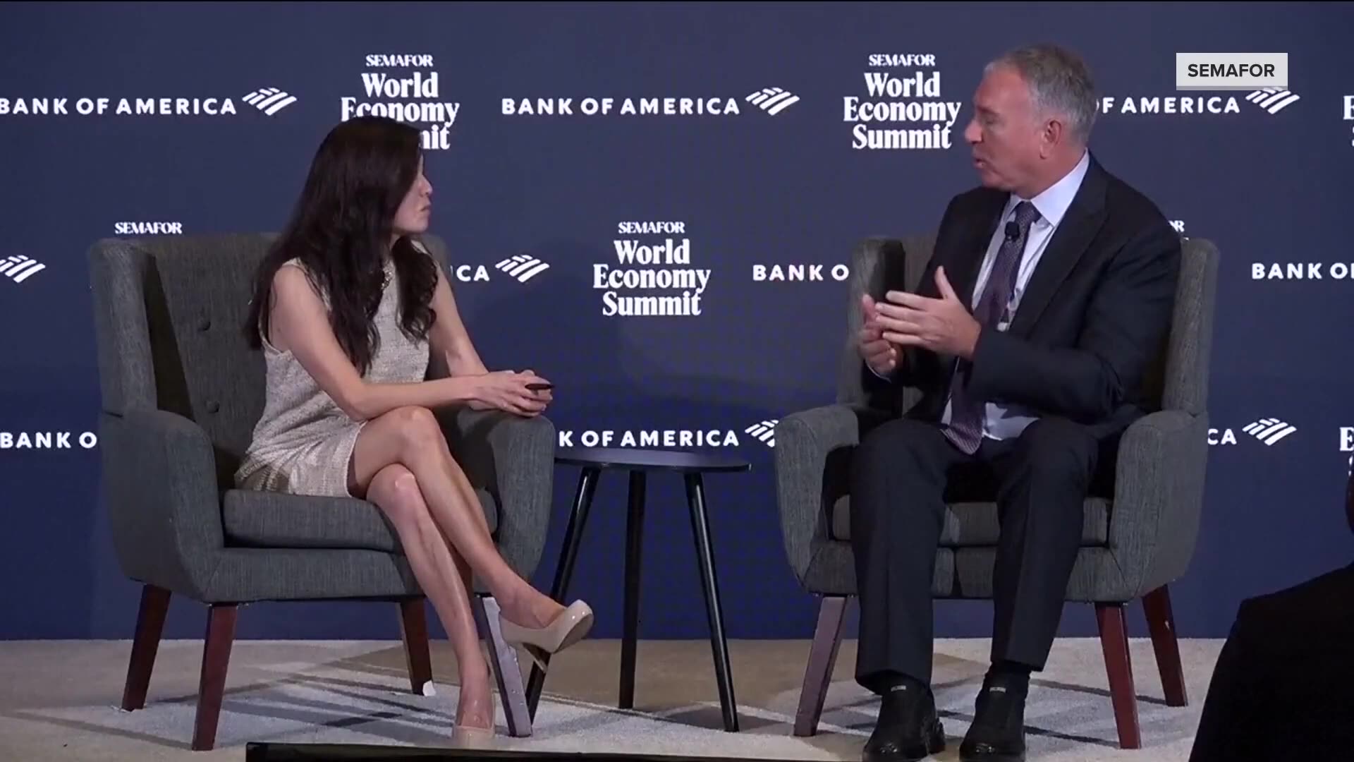 Trump administration tries to de-escalate trade war with China