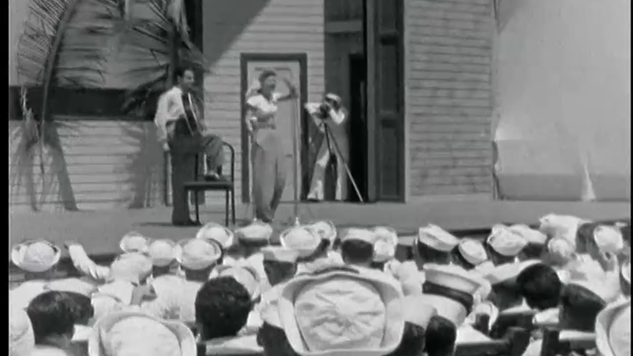 BOB HOPE SHOW; BLIMP LANDING,... - BOB HOPE SHOW; BLIMP LANDING, GUANTANAMO BAY, CUBA - 428-npc-1616