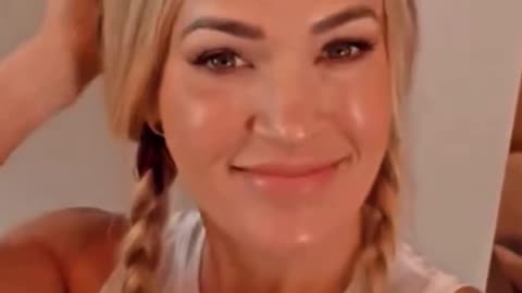 Carrie Underwood Talks About Her Sheep and Fans Can’t Stop Smiling! - WorldEye