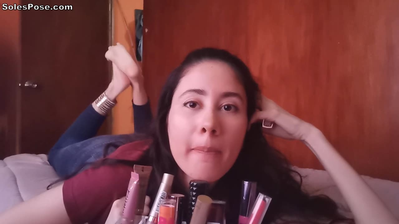 Lipstick Girl ASMR Soles Pose