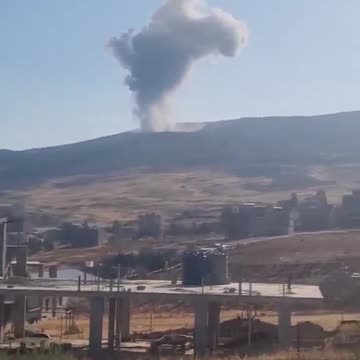 BREAKING: 🇮🇱🇱🇧 Israel is massively bombing Lebanon