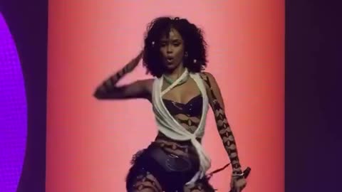 Do you know her? Leave in the comments