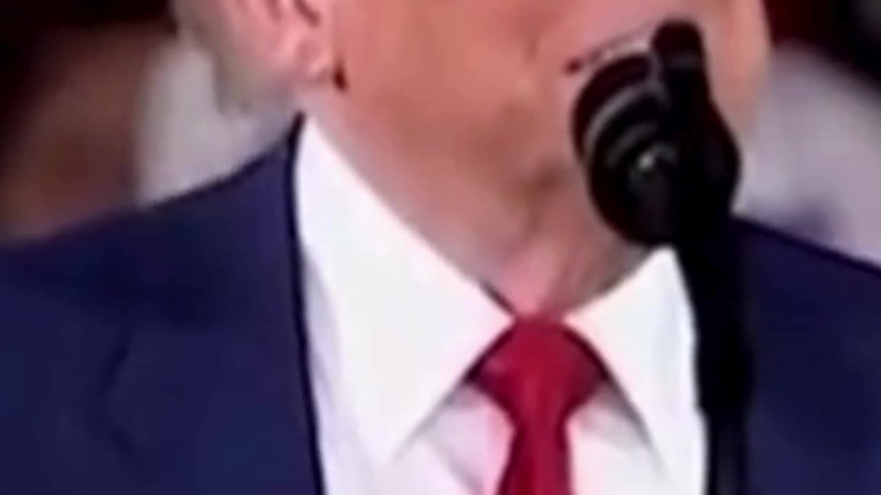 HILARIOUS! Trump Destroys He/She Protester 🤣🤣🤣