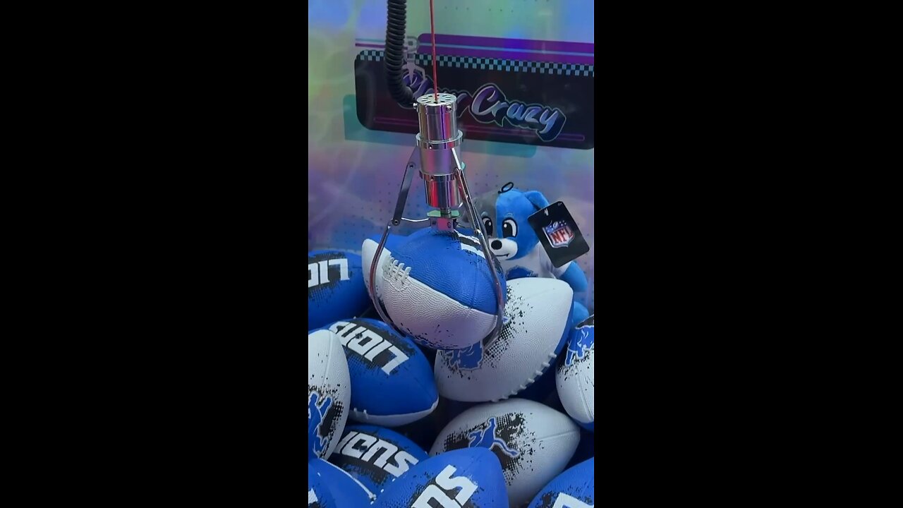 Football Claw Machine! 🏈