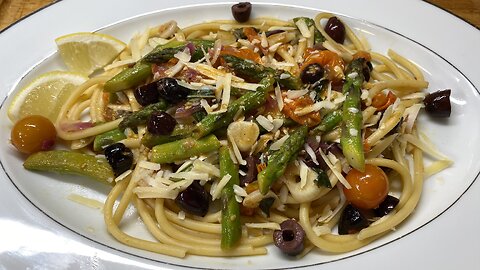 Skillet Pasta with Asparagus & Cherry Tomatoes #asparagusrecipe