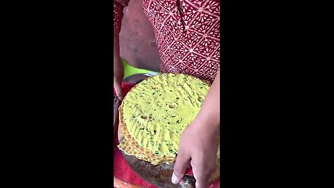 Hardworking_Woman_Selling_Thepla_for_Rs._35_-_Only__#pune_#indianstreetfood