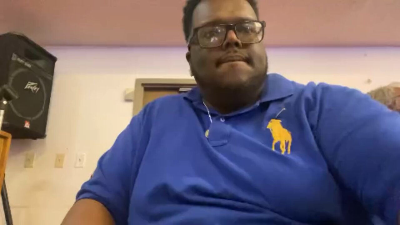 Eric Jenkins on organ 🎹🎶🎵 backing up preacher