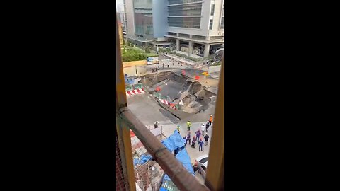 Sudden road collapse shocks Bangkok this morning