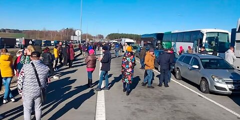 Population is leaving Crimea en masse_ Fuel crisis accelerates migration from the peninsula
