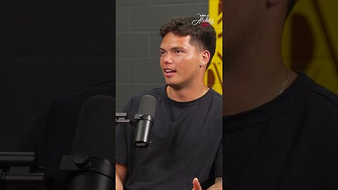 How NFL QB Dillon Gabriel keeps it aloha