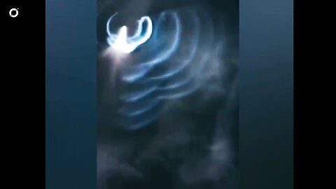 UFO Emits Waves in Sky