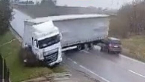 Truck Losing Control On Wet Road In Romania…Slicing The Top Of An SUV Off…Killing 2 People Instantly