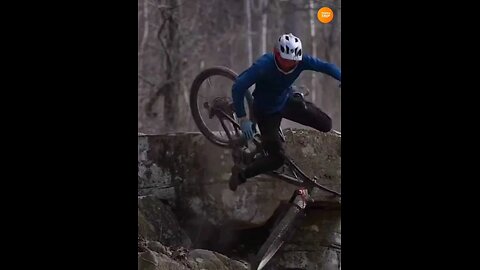 Simplang Trip 200: Bicycle forest fall ride accidentally fell down to squathrust exercise.