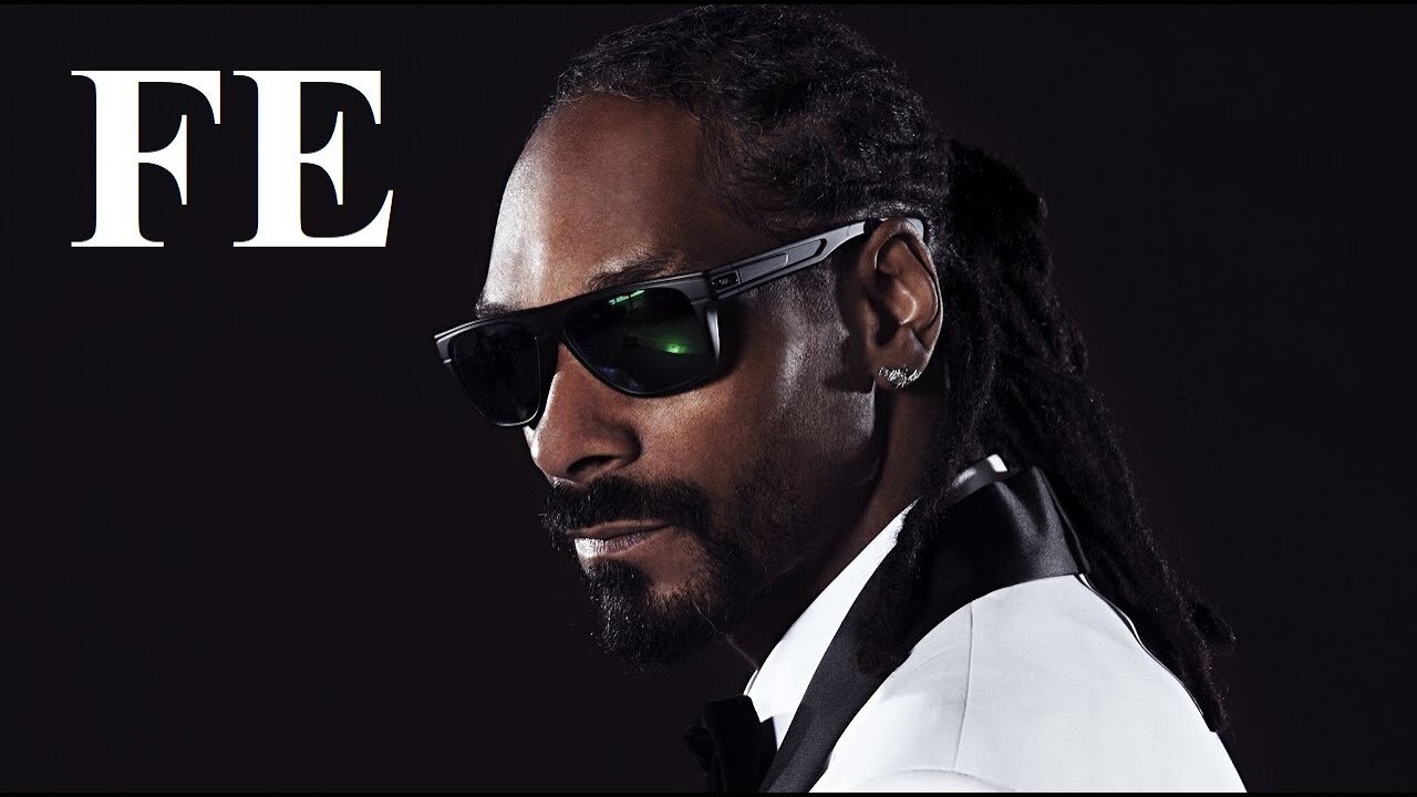 Snoop Dogg sings Flat Earth on Lilly Singh! ✅