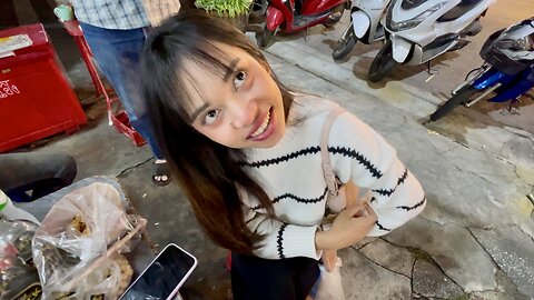 Thai Locals Teach Me Proper Street Drinking! 🇹🇭