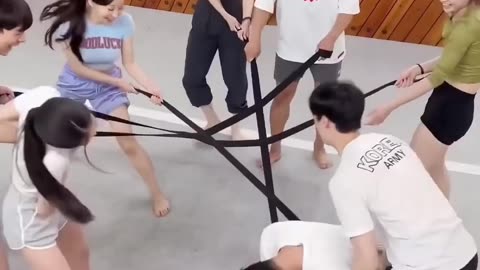 Acrobat Teens High-difficulty coordination challenge On Rope