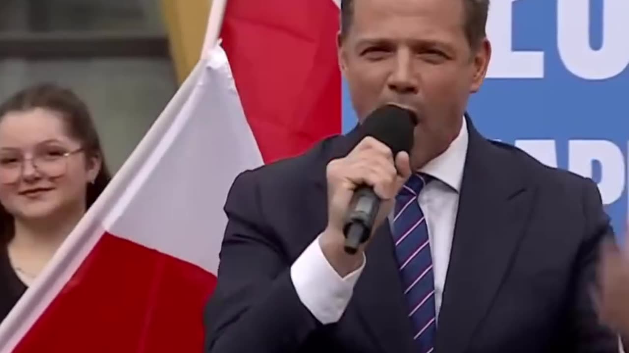 Plują tęczowemu pajacowi w twarz, a on udaje, że deszcz pada. ... Polska całą bez Rafała