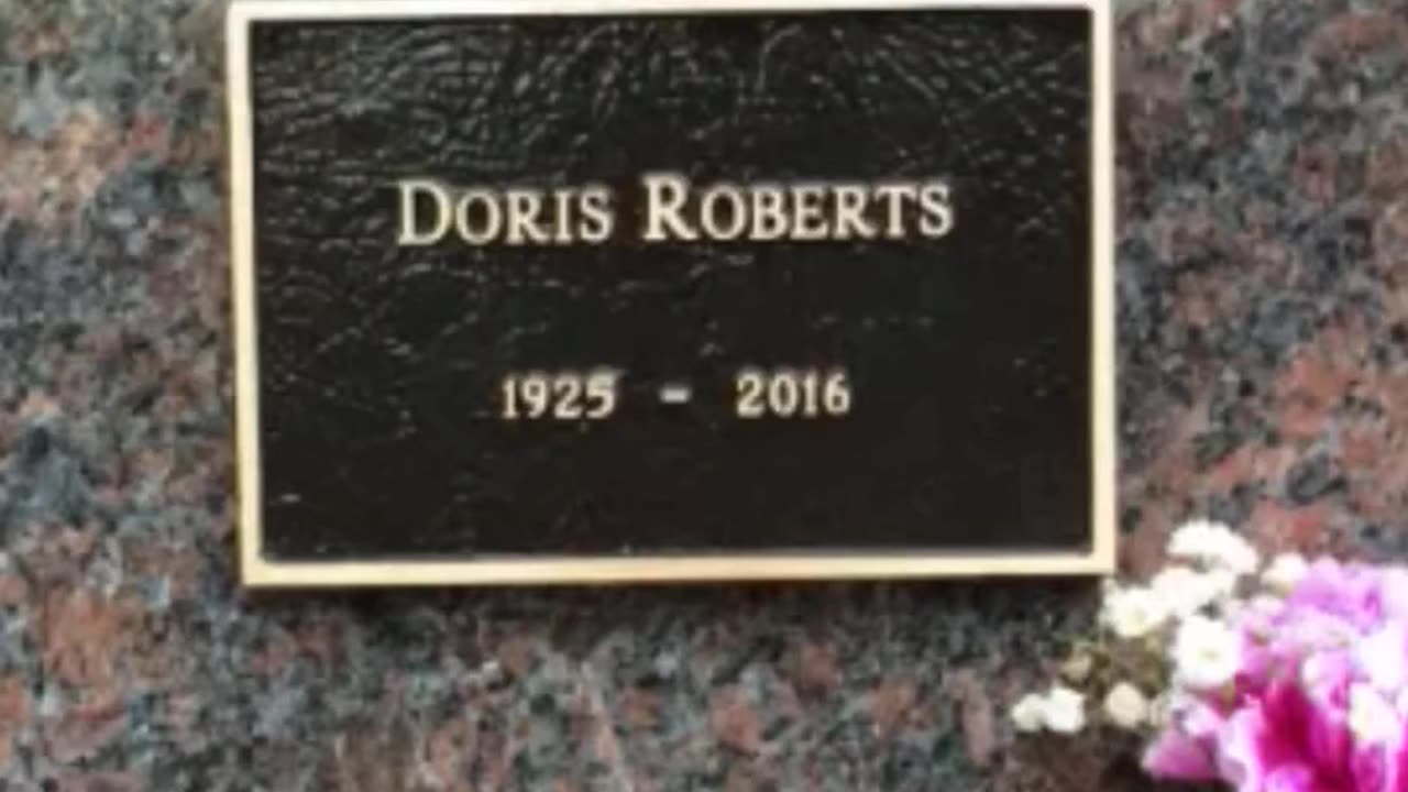 FAMOUS GRAVES - VOL. 109: DORIS ROBERTS