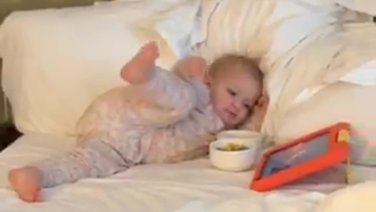 The way she slides the screen with her toe is so cute | funny video | crazy clips