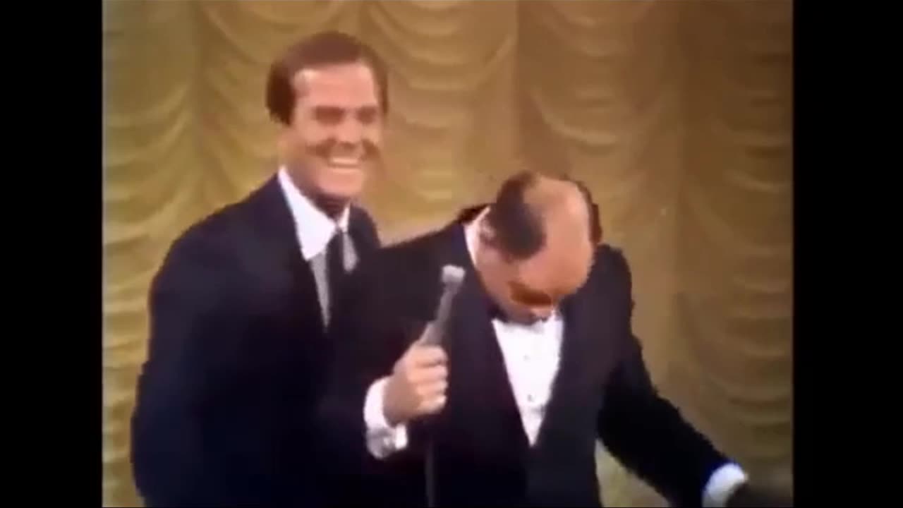 Don Rickles’ Wild Improv and Audience Antics – Comedy That Breaks All the Rules