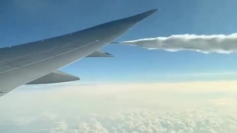 Fuel jettison by a Boeing 787 Dreamliner