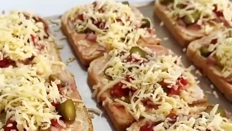 Mini pizza bread slice