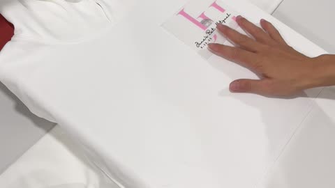 How to Create Custom Designs on White Hoodies ？