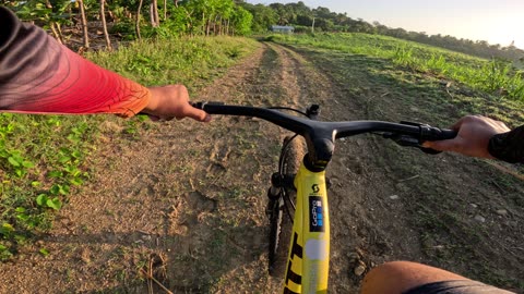 CASI MUERO EN MI BICICLETA