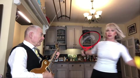 20210314 Toyah & Robert's Sunday Lunch - GIRLS GIRLS GIRLS [6UeXowExCD4]