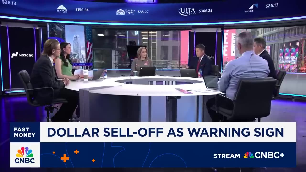 Avoid U.S. dollar, 'dramatic' asset allocation shift underway, says currency expert Jens