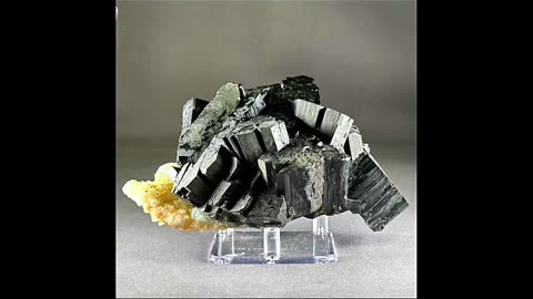 Babingtonite