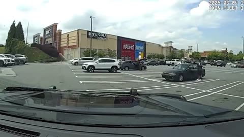 Georgia police officers save two toddlers roasting in a car, father arrested for abandoning them