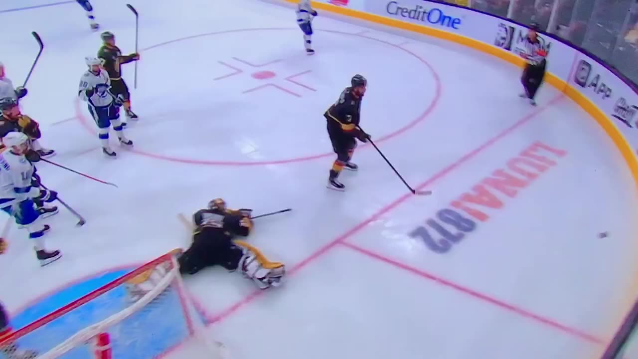 VGK g #35 IIya Samsonov w/BIG SAVE @ end of the period. 👑