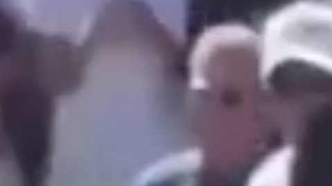 CHARLIE KIRK ASSASSINATION - Guy in the background with White T-Shirt be the shooter?