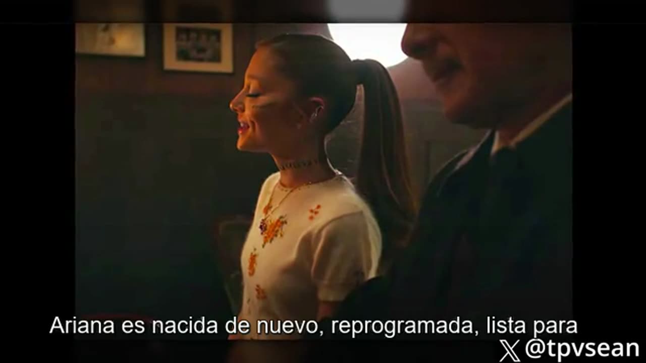 Ariana Grande: "fui prostituta infantil. Hollywood está gobernado por satanistas"
