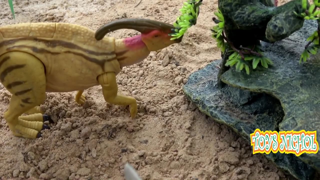 Dig the Ground to Find Water for Dino to Drink in the Forest