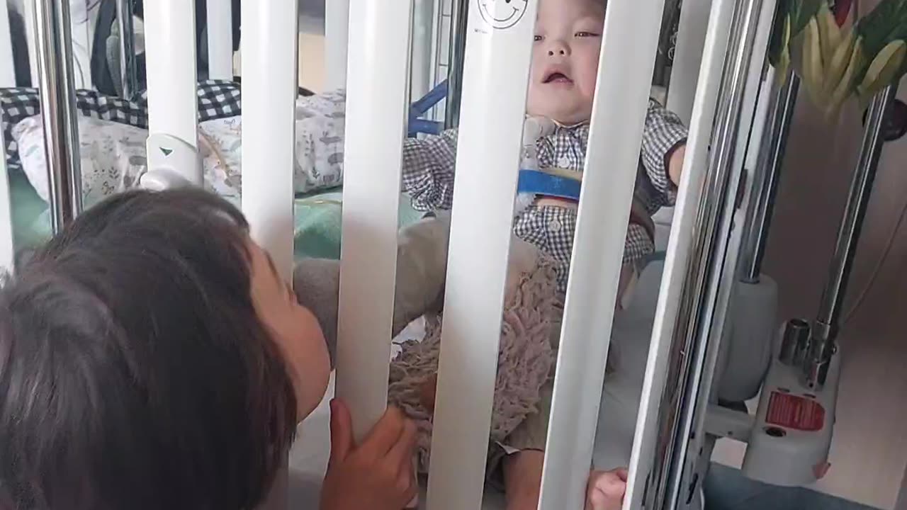 hide and seek with big sister