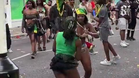 🚨 What the MSM won't show you at Notting Hill Carnival. 👇👇