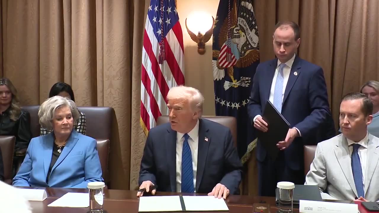 π¨πΊπΈ TRUMP ORDERS DECLASSIFICATION OF FBI DOCUMENTS